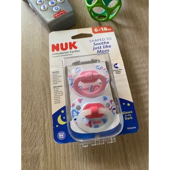 LOT New Pink Nuk Glow & Toys (Pre Owner)In The Dark Pacifiers w Case 6-18 Months - Picture 3 of 5